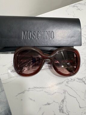 Moschino Brown Gradient Oversized Round Sunglasses